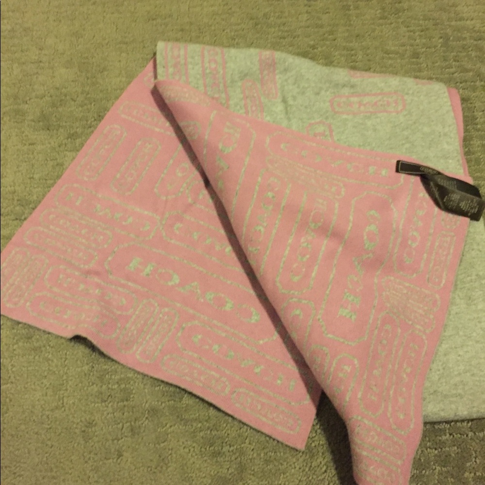 Coach Women's Signature Lozenge Muffler Scarf - Picture 4 of 5